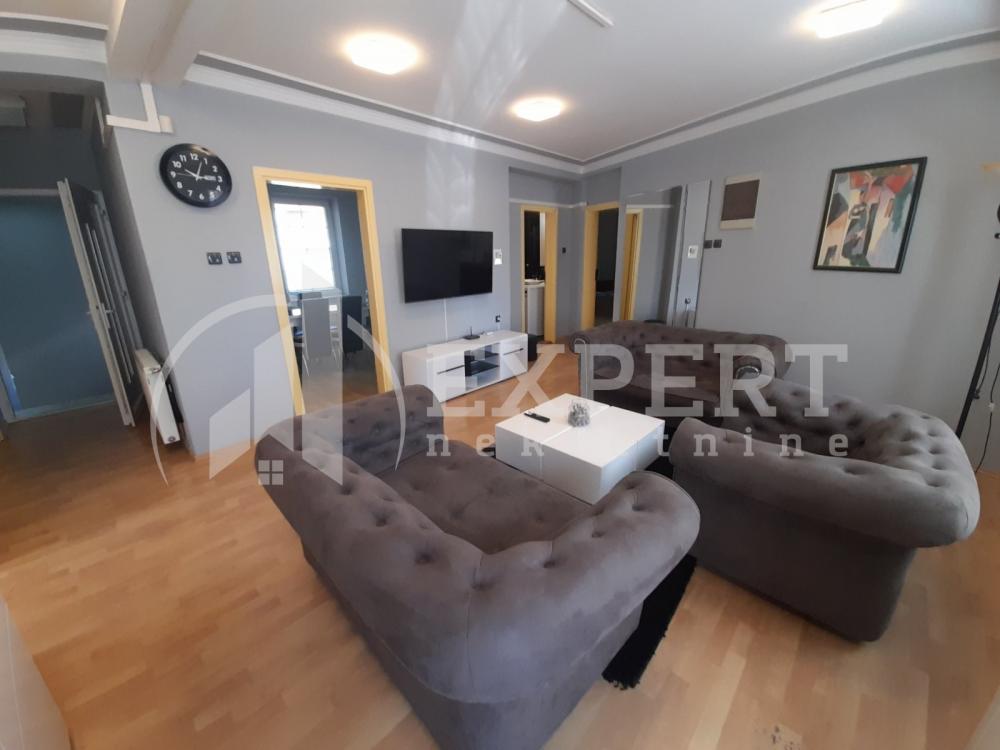 Slika 9 - Stevana Nemanje,  Kuća za izdavanje, 670m2, 3.000€