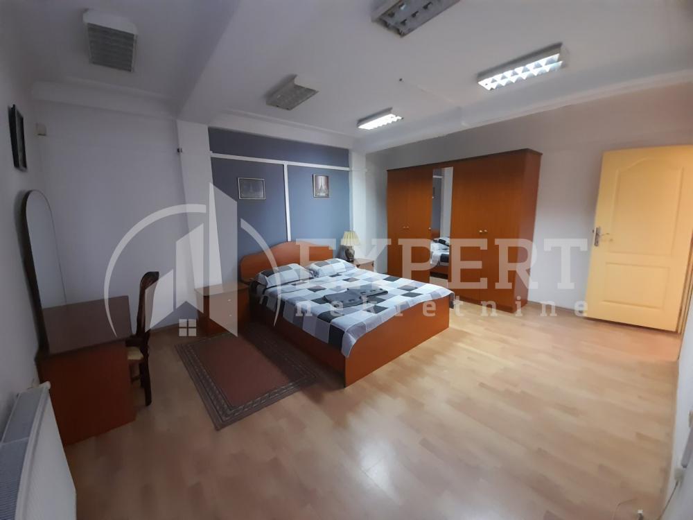 Slika 11 - Stevana Nemanje,  Kuća za izdavanje, 670m2, 3.000€