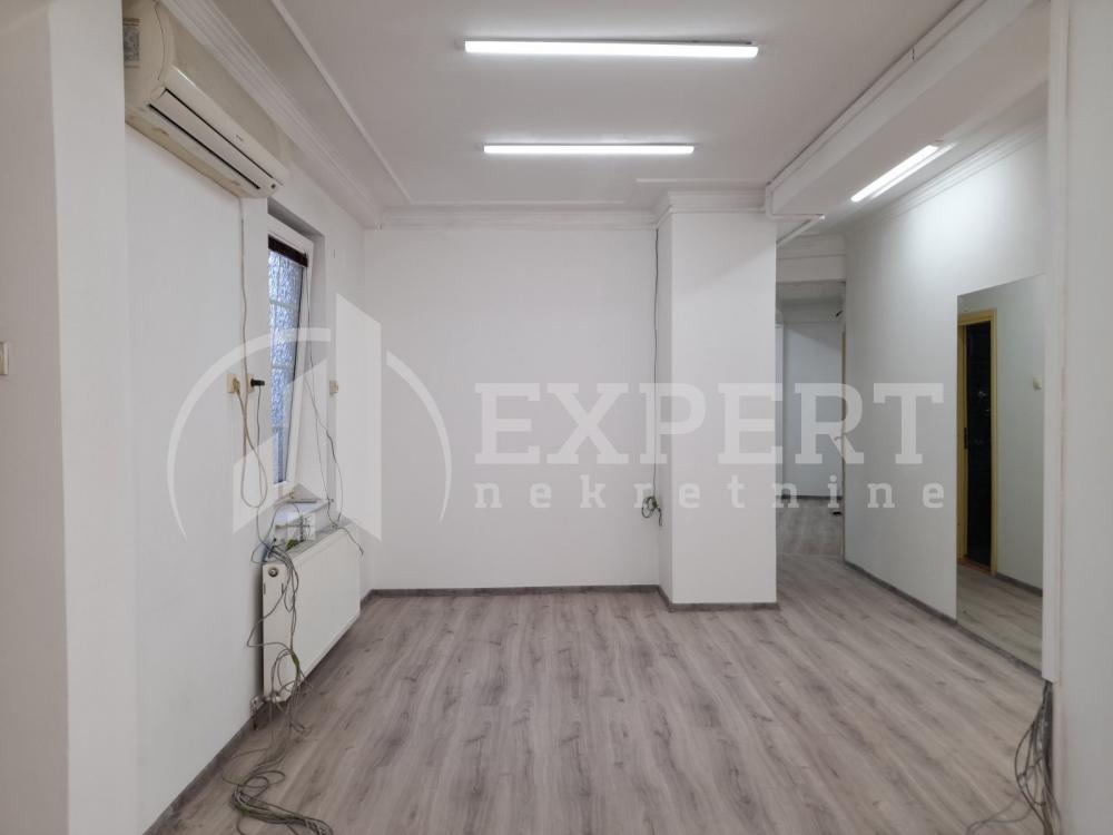 Slika 3 - Stevana Nemanje,  Kuća za izdavanje, 670m2, 3.000€
