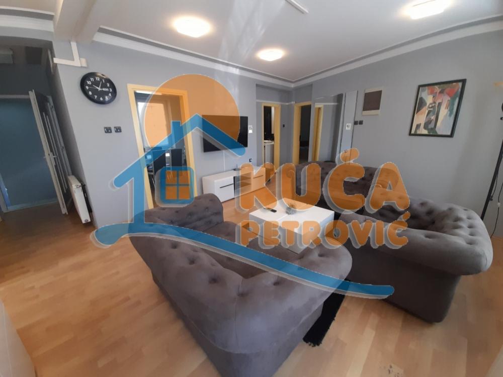 Slika 9 - Stevana Nemanje,  Kuća za izdavanje, 670m2, 3.000€