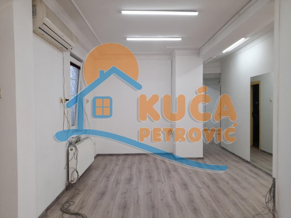 Slika 3 - Stevana Nemanje,  Kuća za izdavanje, 670m2, 3.000€
