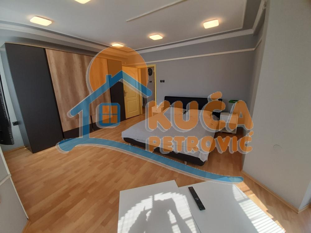 Slika 10 - Stevana Nemanje,  Kuća za izdavanje, 670m2, 3.000€
