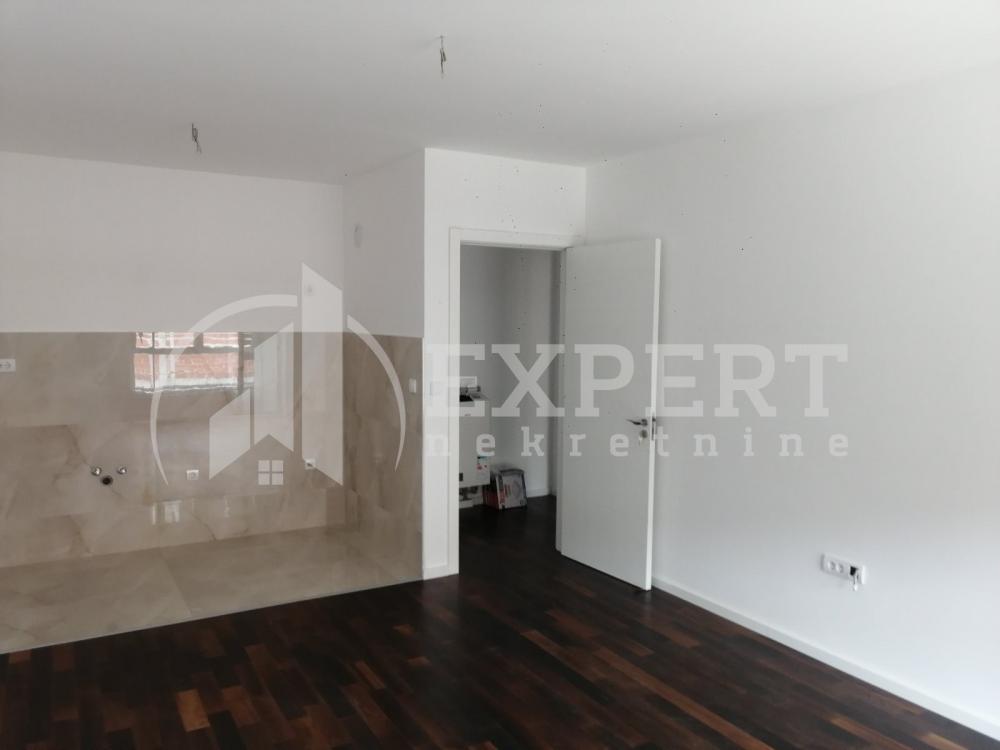 Slika 1 - Bulevar Svetog Pantelejmona, Dvoiposoban stan za izdavanje, 59m2, 450€