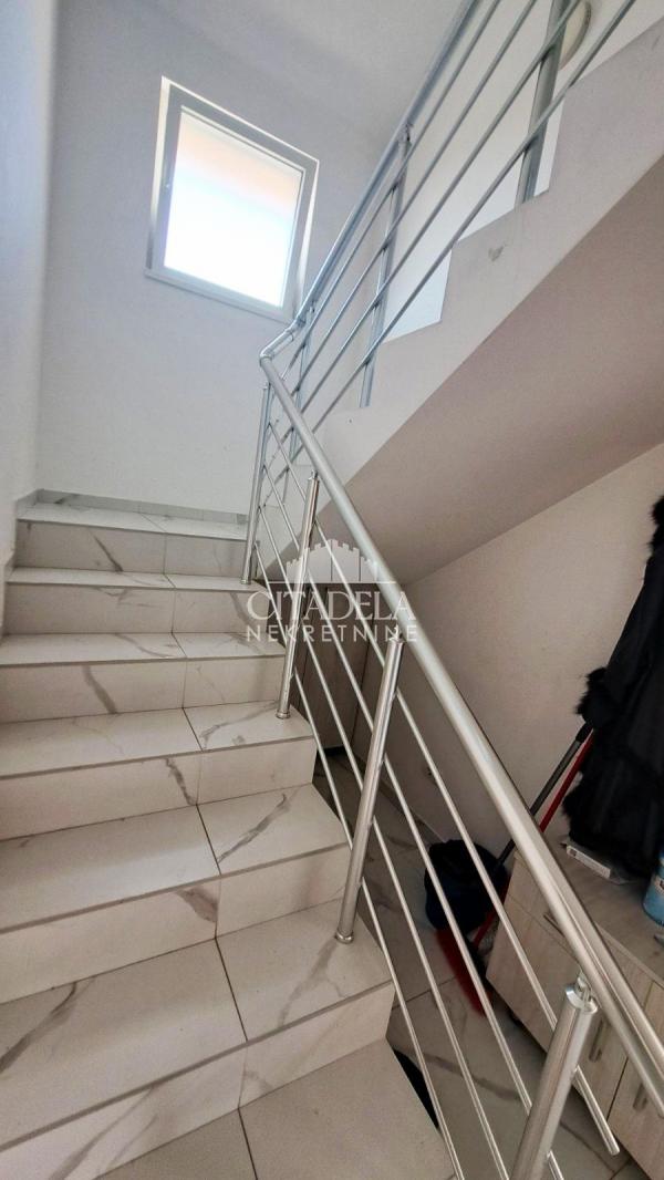 Slika 6 - Porodice Nikolić,  Kuća na prodaju, 313m2, 460.000€