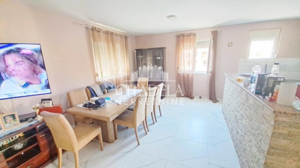 Slika 9 - Porodice Nikolić,  Kuća na prodaju, 313m2, 460.000€