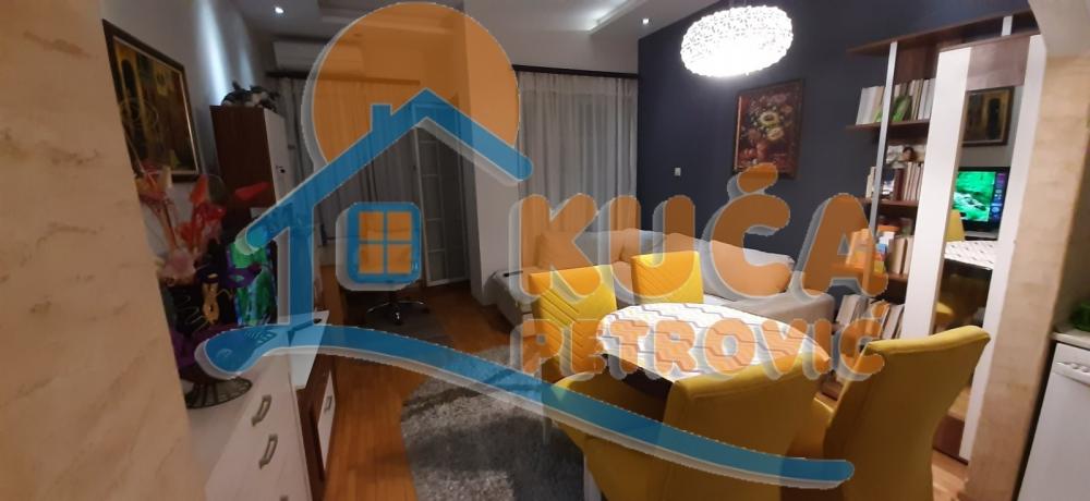 Slika 1 - Episkopska, Dvoiposoban stan za izdavanje, 65m2, 390€