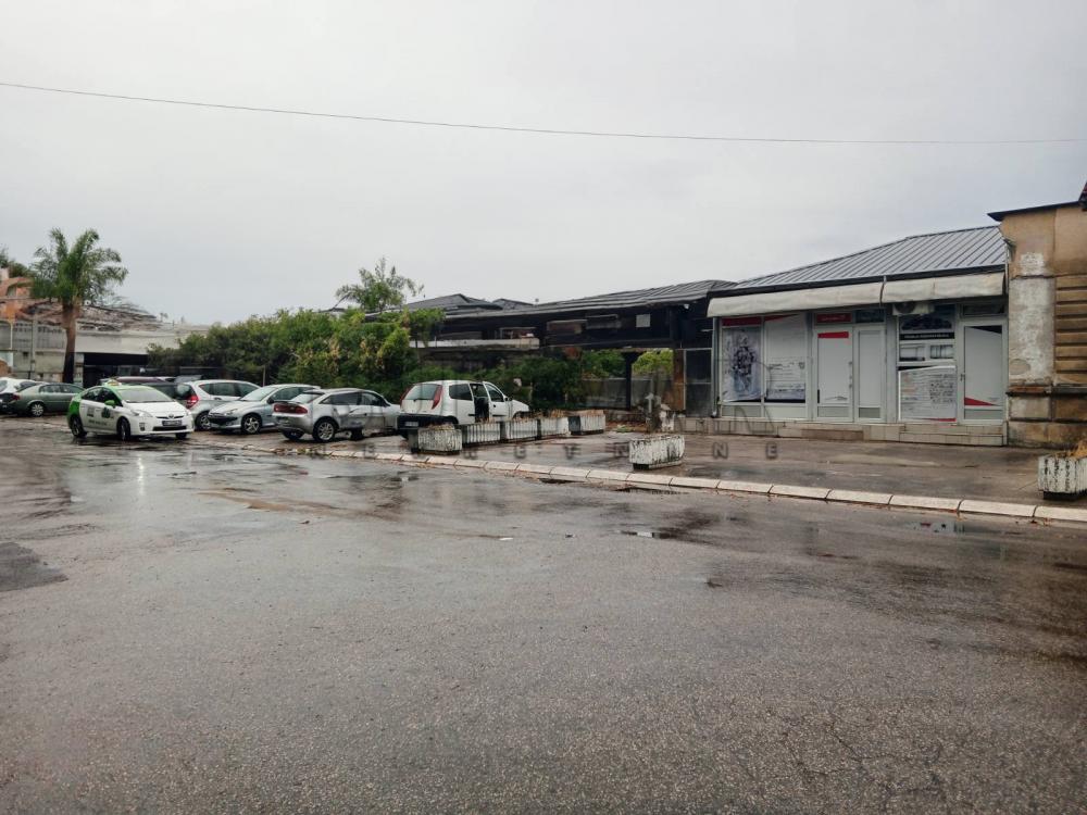 Slika 1 - Dimitrija Tucovića,  Lokal za izdavanje, 64m2, 400€