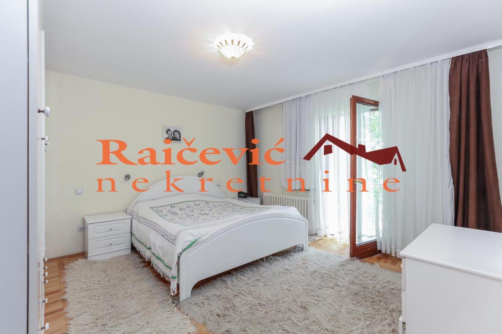 Slika 4 - Zivorada Jakovljevica,  Kuća na prodaju, 360m2, 350.000€