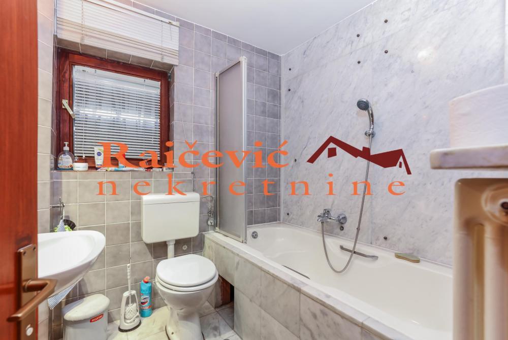 Slika 6 - Zivorada Jakovljevica,  Kuća na prodaju, 360m2, 350.000€