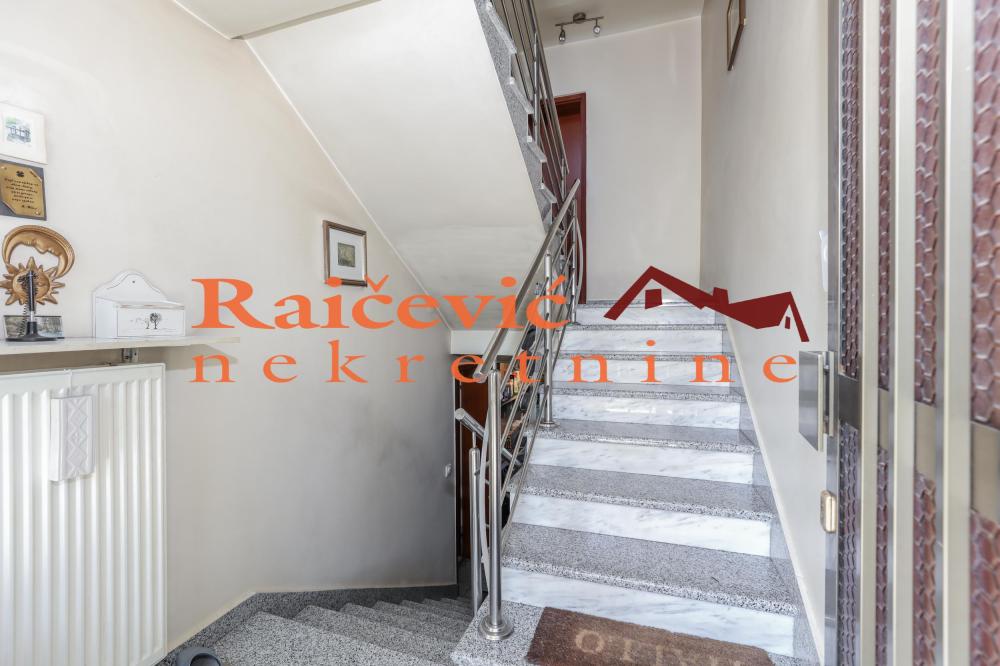 Slika 8 - Zivorada Jakovljevica,  Kuća na prodaju, 360m2, 350.000€