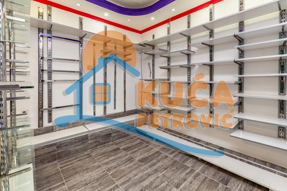 Slika 1 - Obrenovićeva,  Lokal na prodaju, 9m2, 18.000€