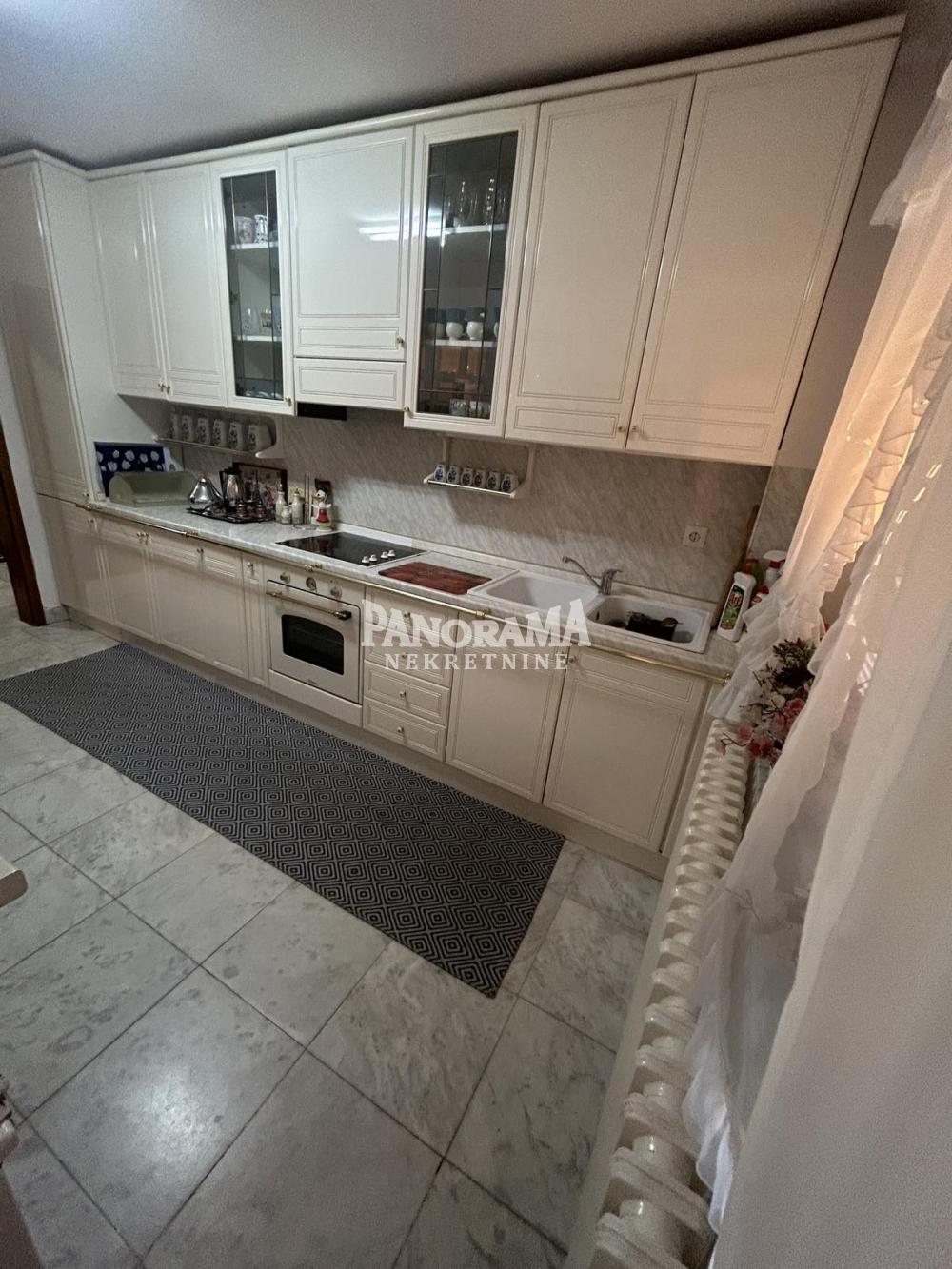 Slika 3 - Porodice Ilić,  Kuća na prodaju, 276m2, 300.000€