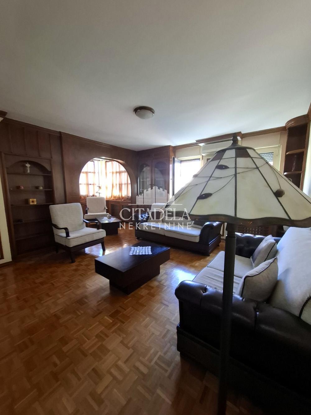 Slika 1 - Kičevska, Petosoban stan za izdavanje, 101m2, 1.450€