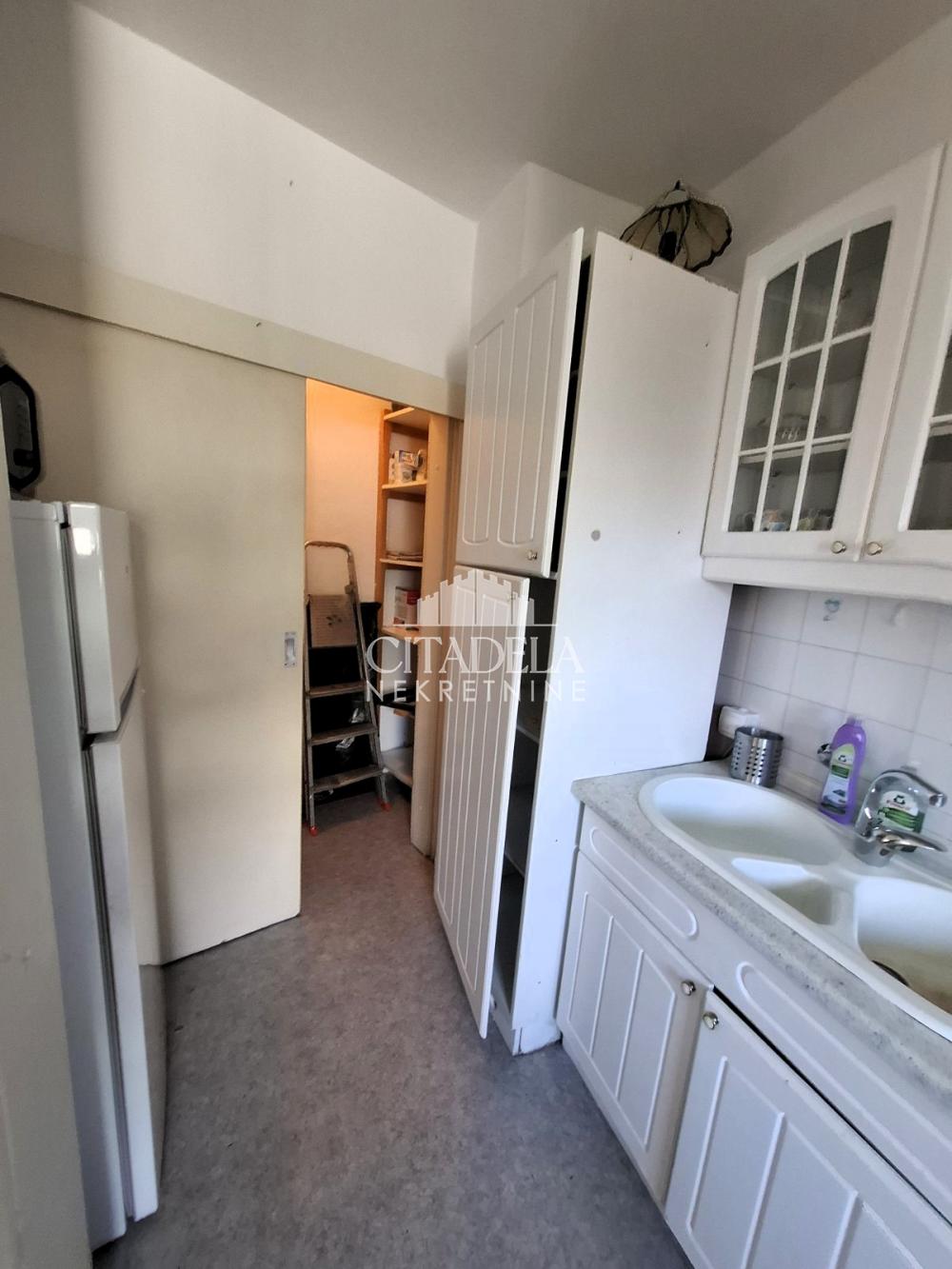 Slika 10 - Kičevska, Petosoban stan za izdavanje, 101m2, 1.450€