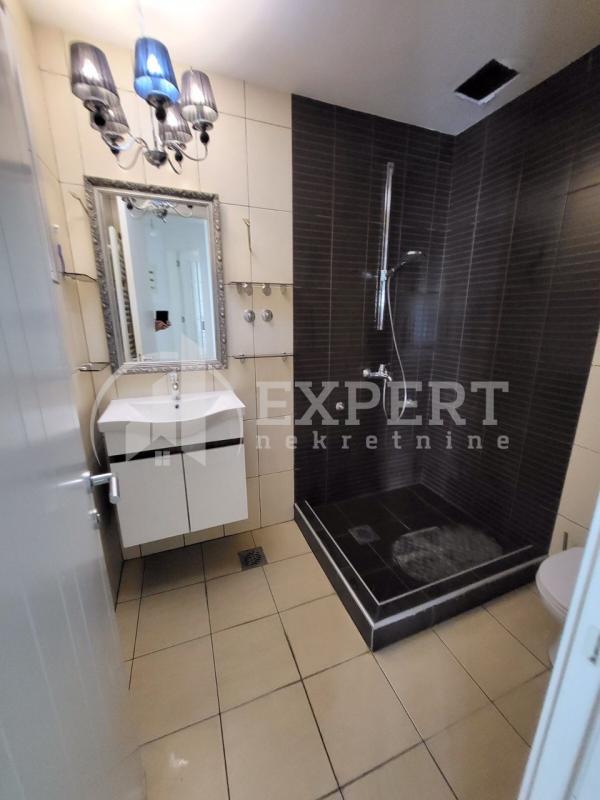 Slika 10 - Ruža,  Kuća za izdavanje, 280m2, 2.100€