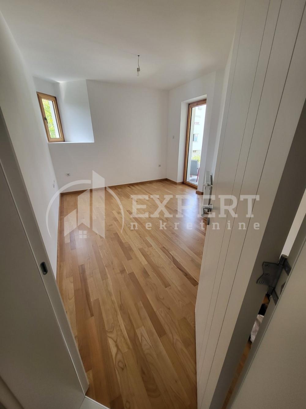 Slika 11 - Ruža,  Kuća za izdavanje, 280m2, 2.100€