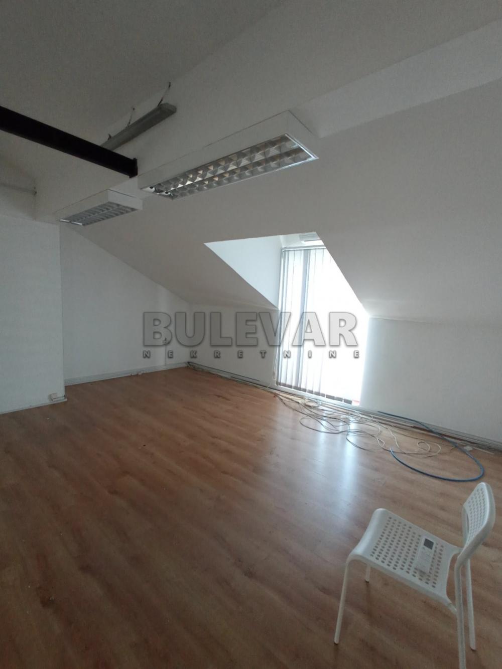 Slika 2 - Bulevar 12. februar,  Lokal za izdavanje, 150m2, 800€