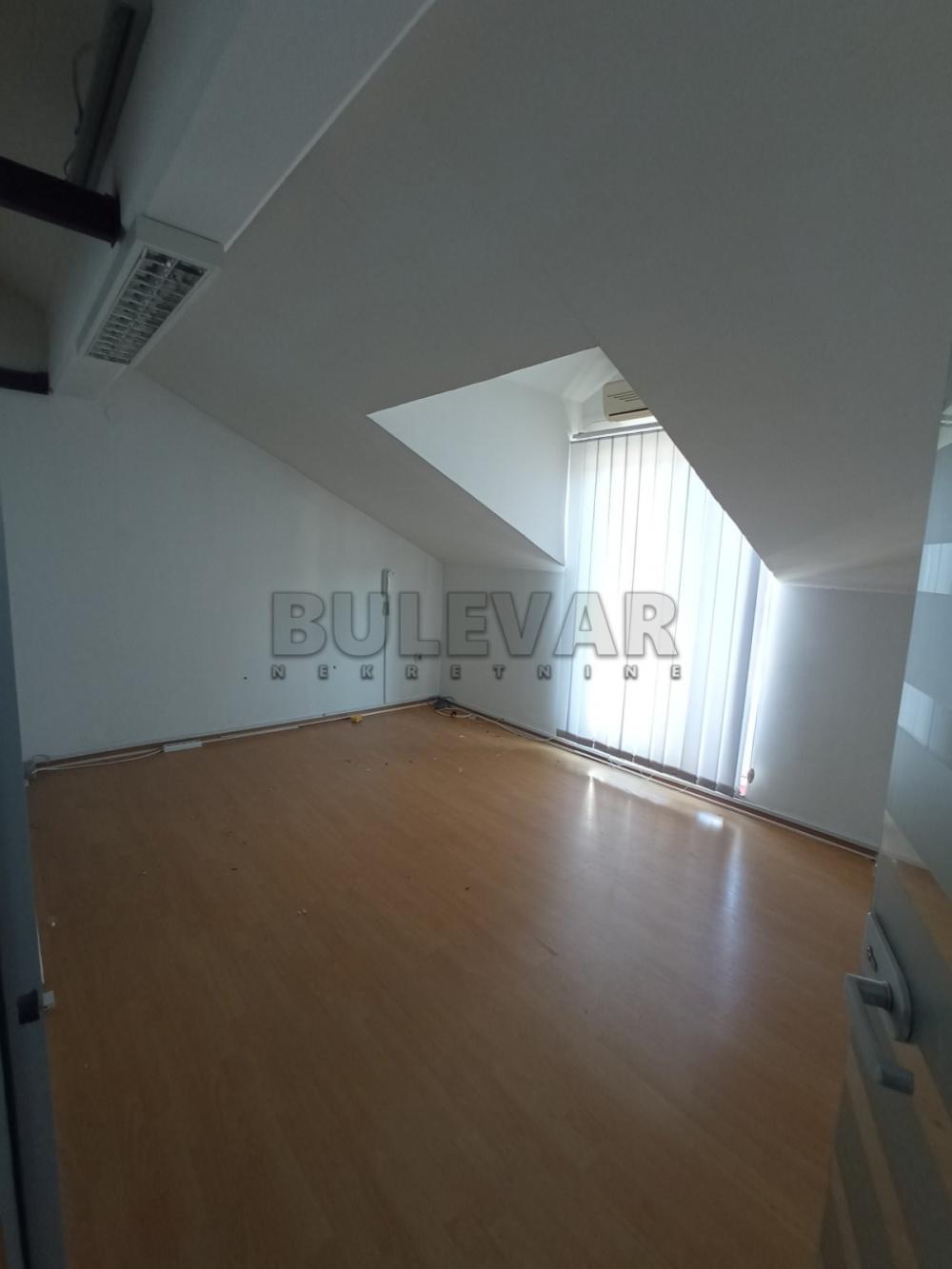 Slika 3 - Bulevar 12. februar,  Lokal za izdavanje, 150m2, 800€