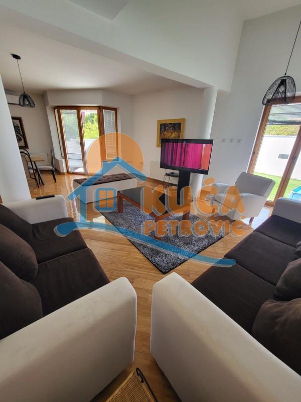 Glavna slika -Ruža,  Kuća za izdavanje, 280m2, 2.100€