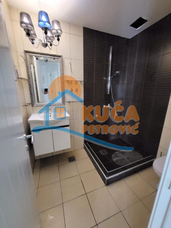 Slika 10 - Ruža,  Kuća za izdavanje, 280m2, 2.100€
