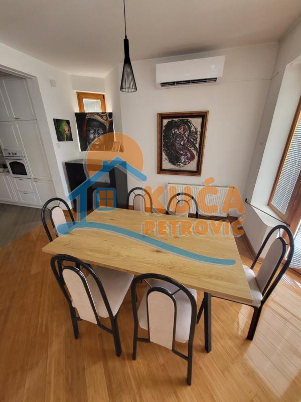 Slika 4 - Ruža,  Kuća za izdavanje, 280m2, 2.100€