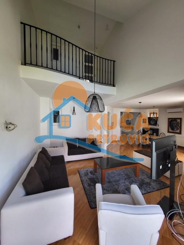 Slika 2 - Ruža,  Kuća za izdavanje, 280m2, 2.100€