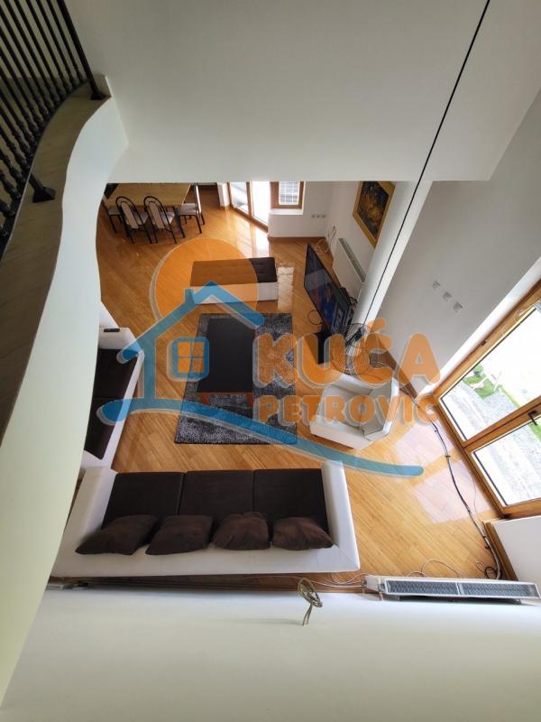 Slika 3 - Ruža,  Kuća za izdavanje, 280m2, 2.100€