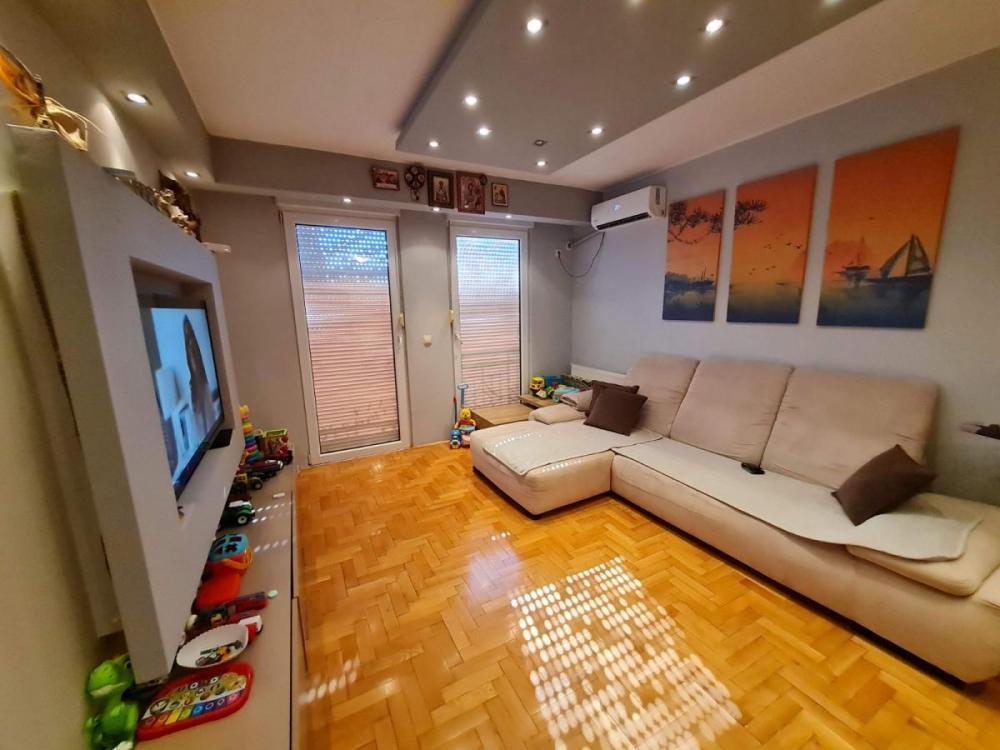 Glavna slika -Cara Dušana, Jednoiposoban stan na prodaju, 42m2, 132.870€