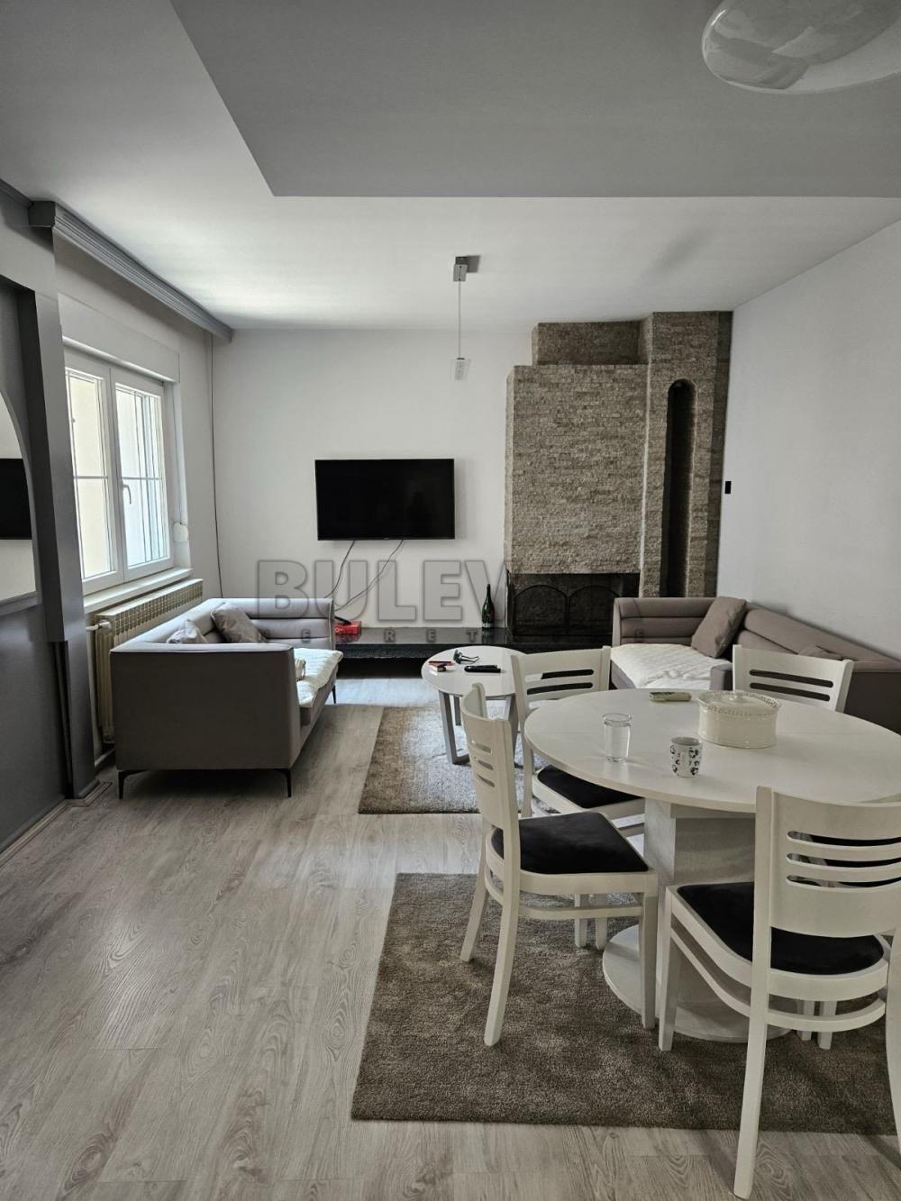 Slika 1 - Bulevar 12. februar,  Kuća za izdavanje, 150m2, 1.000€