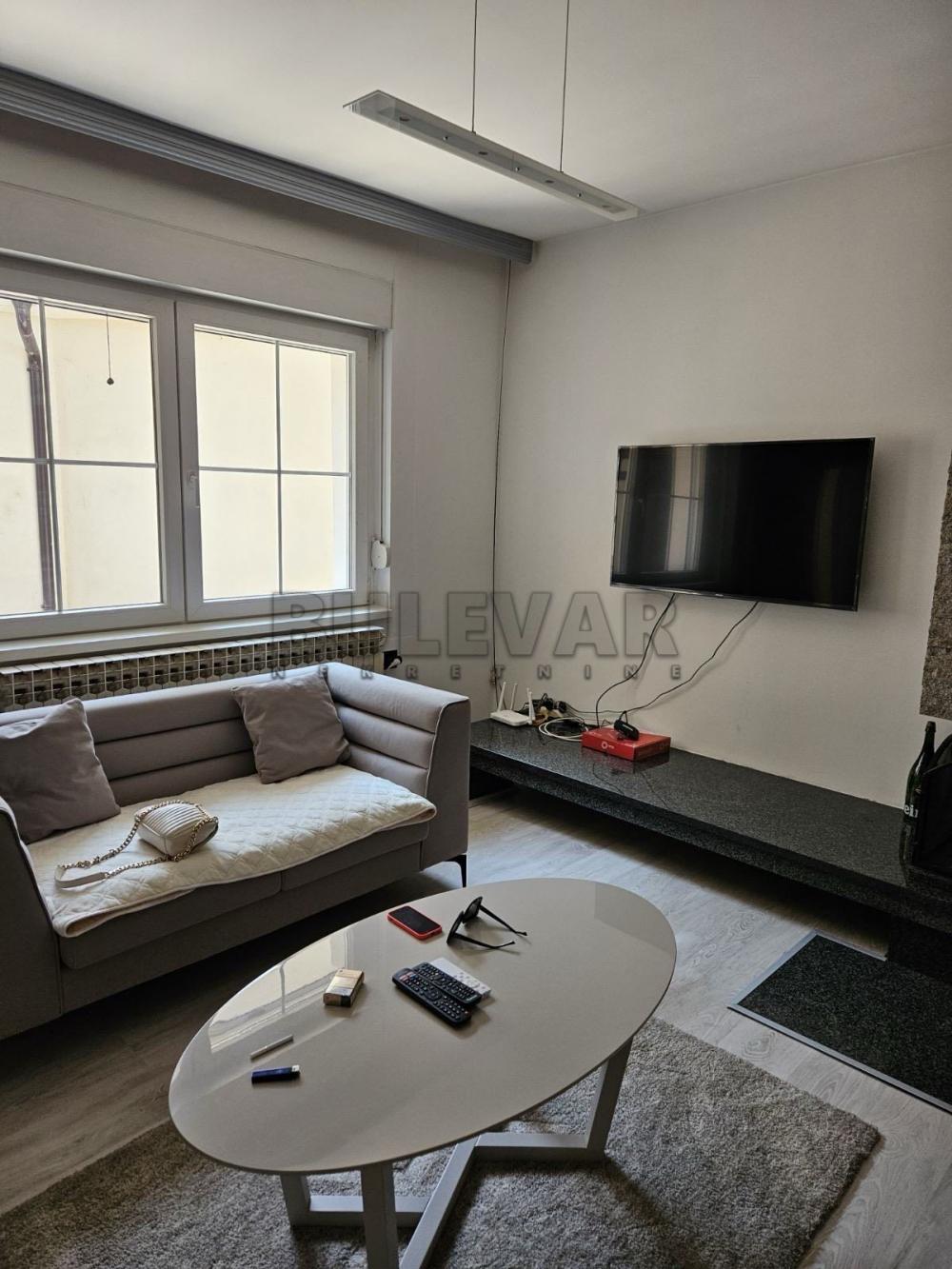 Slika 2 - Bulevar 12. februar,  Kuća za izdavanje, 150m2, 1.000€