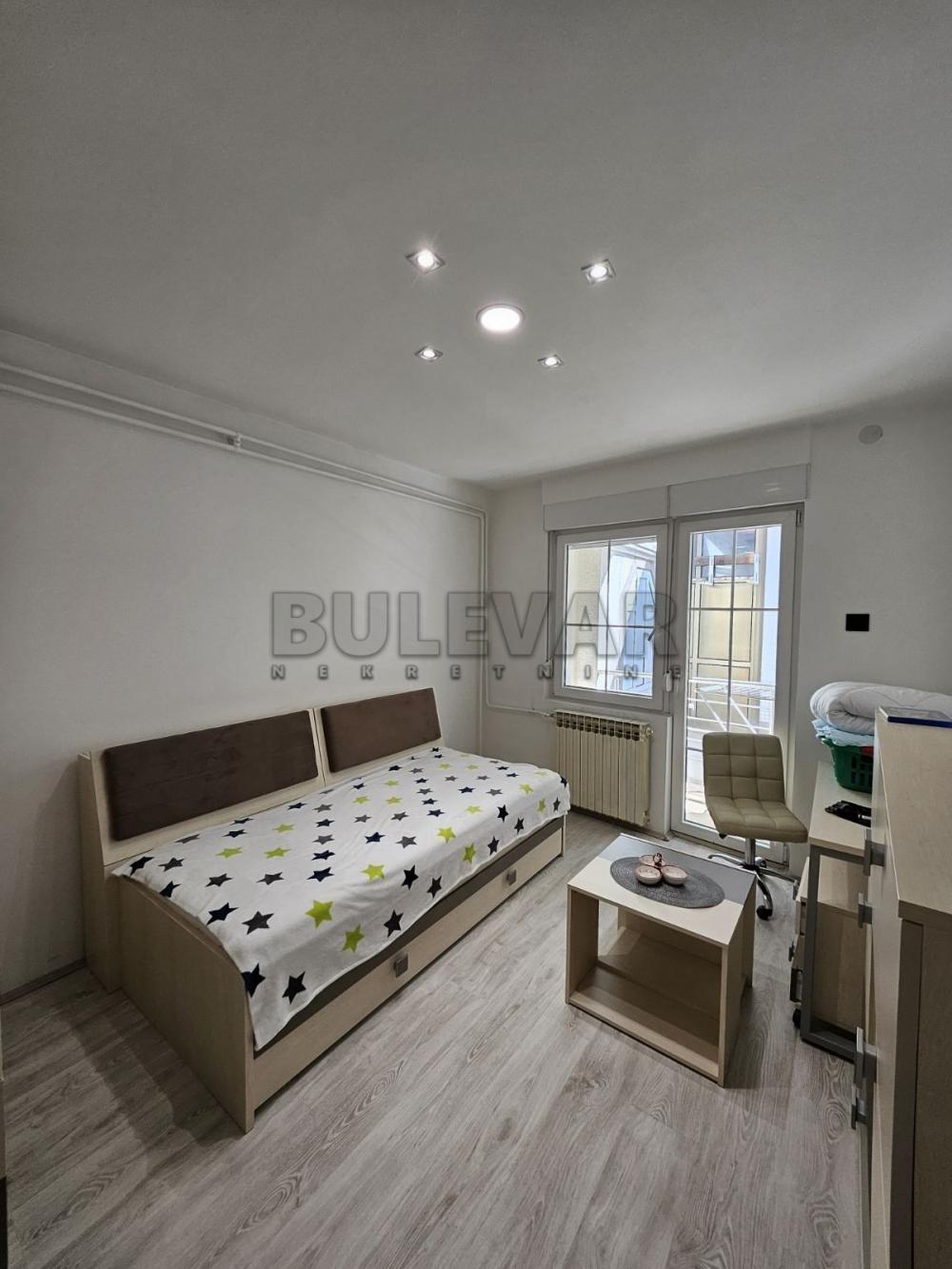 Slika 5 - Bulevar 12. februar,  Kuća za izdavanje, 150m2, 1.000€