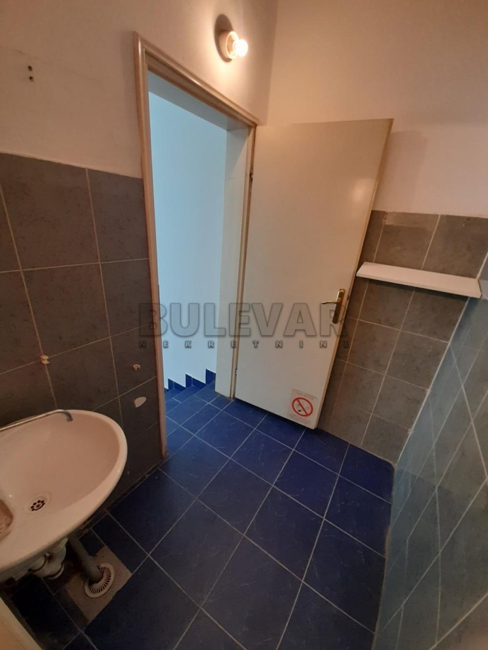 Slika 5 - Vojvode Tankosića,  Lokal za izdavanje, 18m2, 230€