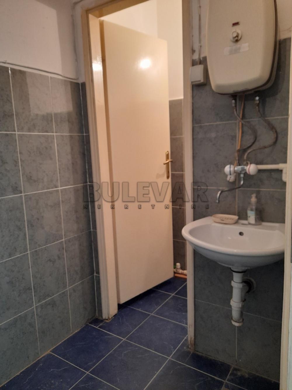 Slika 6 - Vojvode Tankosića,  Lokal za izdavanje, 18m2, 230€