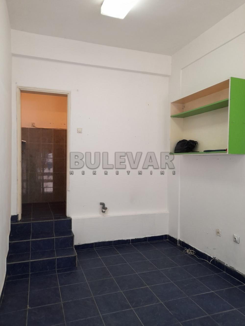 Slika 1 - Vojvode Tankosića,  Lokal za izdavanje, 18m2, 230€