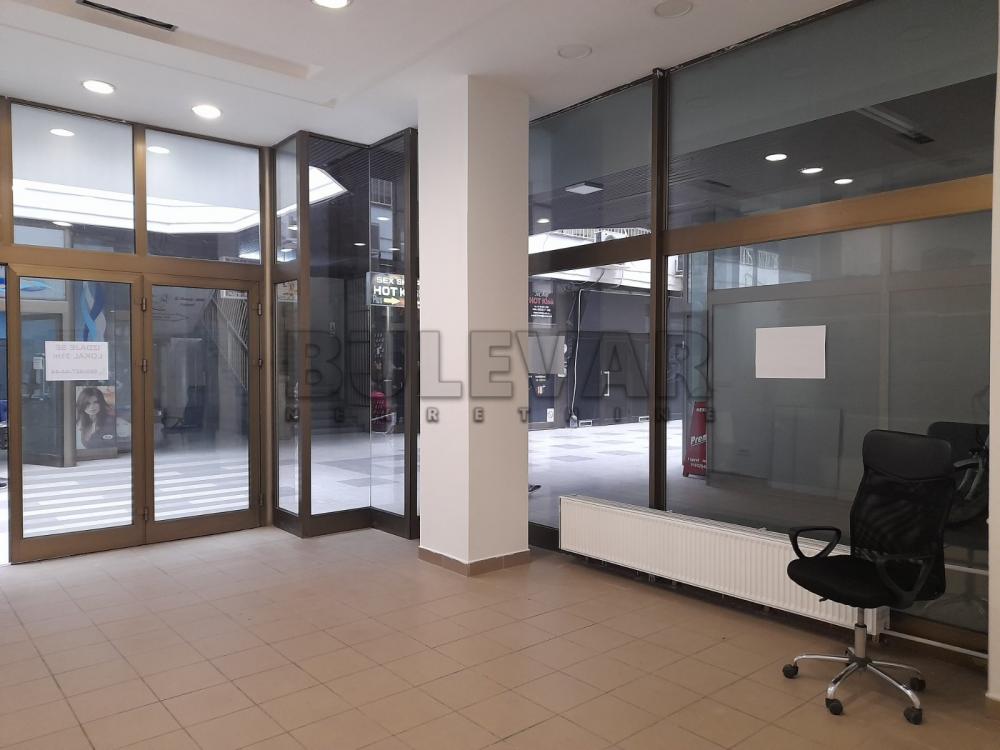 Slika 2 - Vožda Karađorđa,  Lokal na prodaju, 31m2, 66.000€