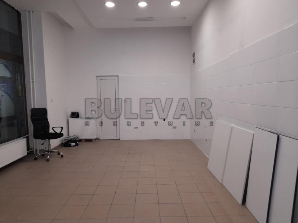 Slika 5 - Vožda Karađorđa,  Lokal na prodaju, 31m2, 66.000€