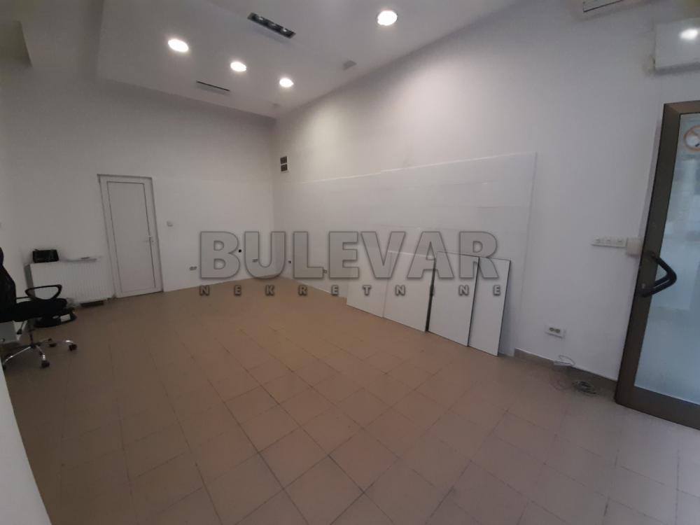 Slika 4 - Vožda Karađorđa,  Lokal na prodaju, 31m2, 66.000€