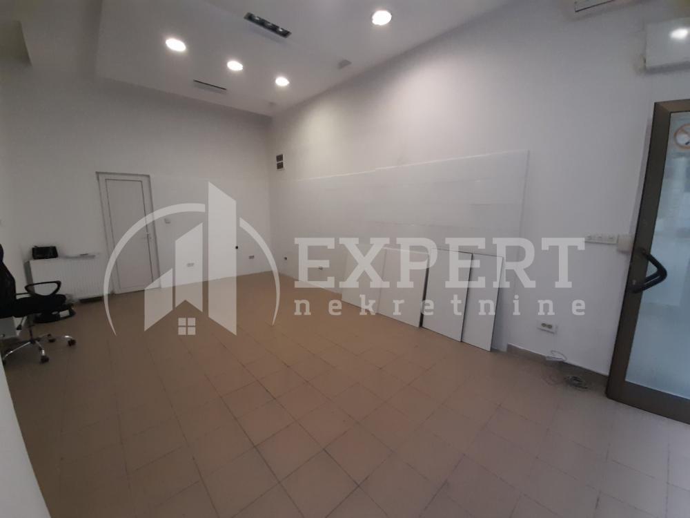 Slika 4 - Vožda Karađorđa,  Lokal na prodaju, 31m2, 66.000€