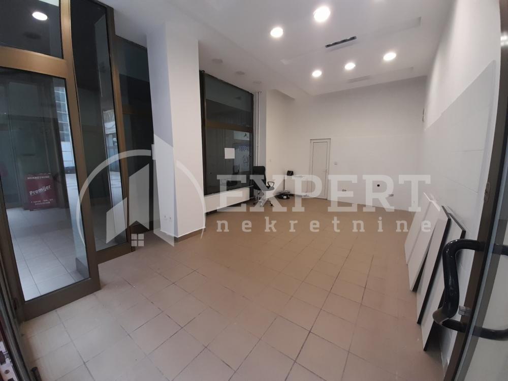 Slika 6 - Vožda Karađorđa,  Lokal na prodaju, 31m2, 66.000€