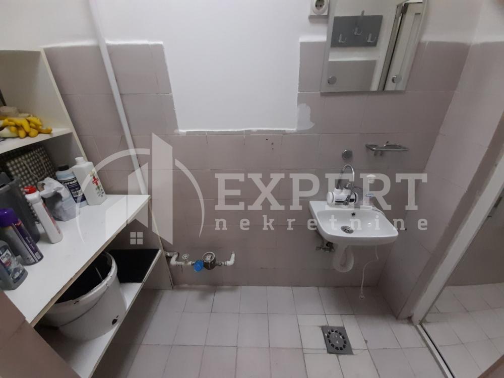 Slika 8 - Vožda Karađorđa,  Lokal na prodaju, 31m2, 66.000€