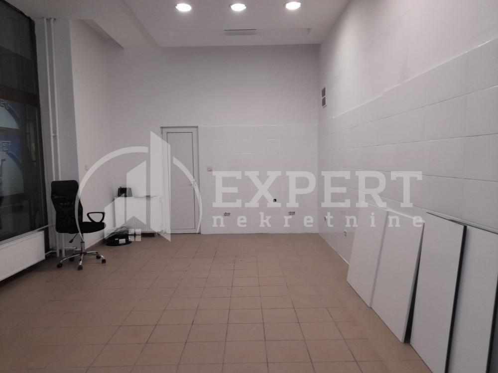 Slika 5 - Vožda Karađorđa,  Lokal na prodaju, 31m2, 66.000€