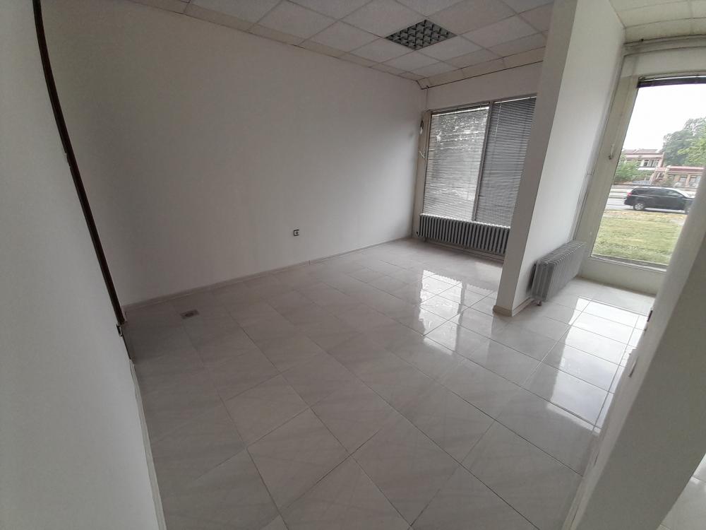 Slika 2 - Knjaževačka 158 / A,  Lokal za izdavanje, 54m2, 270€