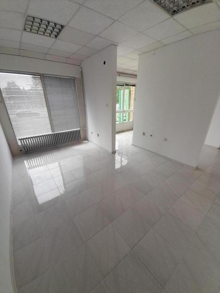 Slika 3 - Knjaževačka 158 / A,  Lokal za izdavanje, 54m2, 270€