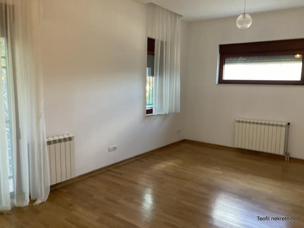 Slika 5 - Mihaila Avramovića, Trosoban stan za izdavanje, 120m2, 1.200€