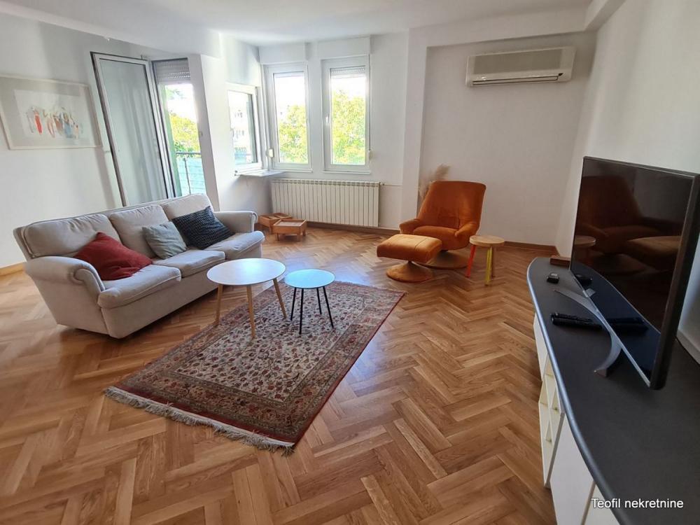 Slika 1 - Mutapova, Petosoban stan za izdavanje, 130m2, 1.550€