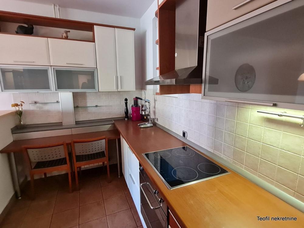 Slika 6 - Mutapova, Petosoban stan za izdavanje, 130m2, 1.550€
