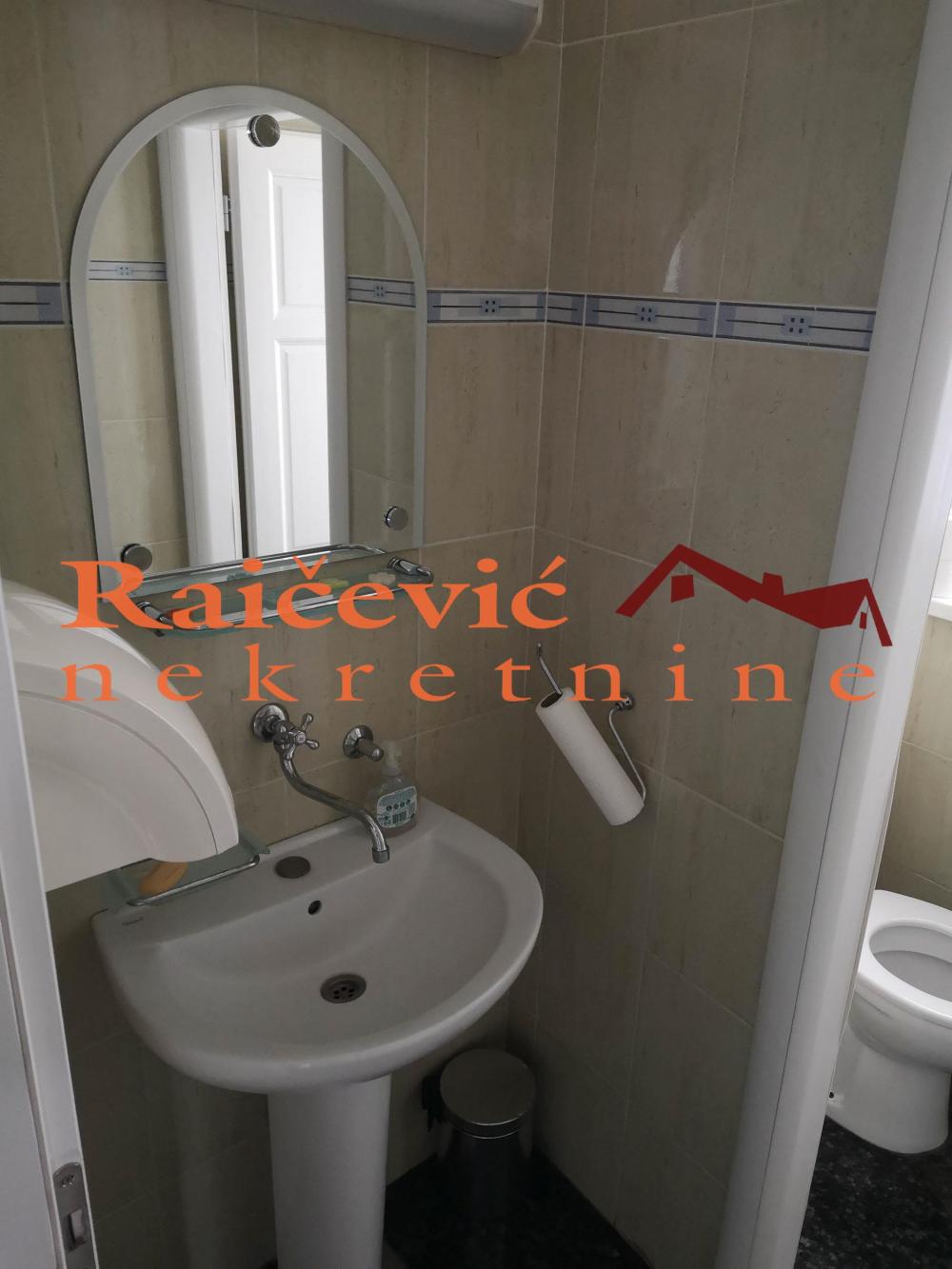 Slika 8 - Dragacevska,  Lokal na prodaju, 150m2, 315.000€