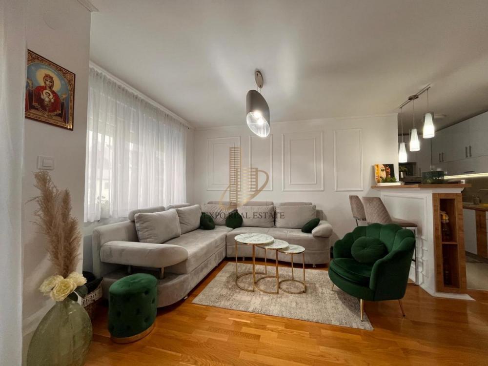 Glavna slika -Petosoban stan na prodaju, 100m2, 265.000€