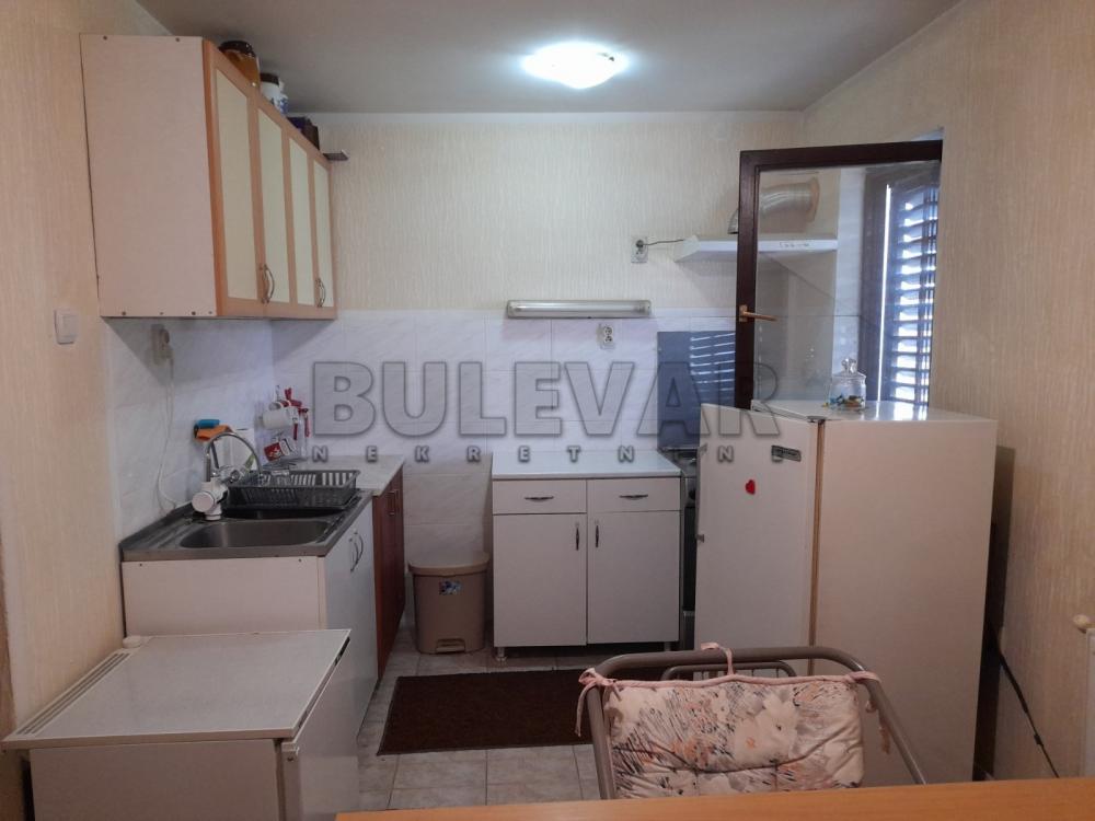 Slika 11 - Bulevar 12.februar, Dvosoban stan za izdavanje, 45m2, 300€
