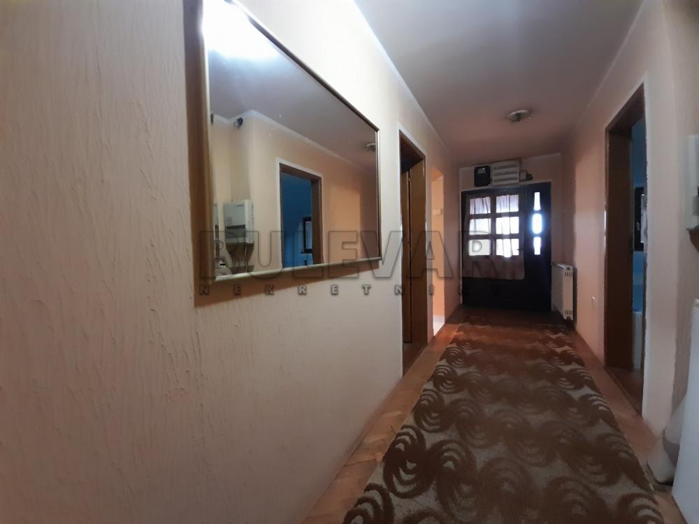 Slika 9 - Bulevar 12.februar, Dvosoban stan za izdavanje, 45m2, 300€